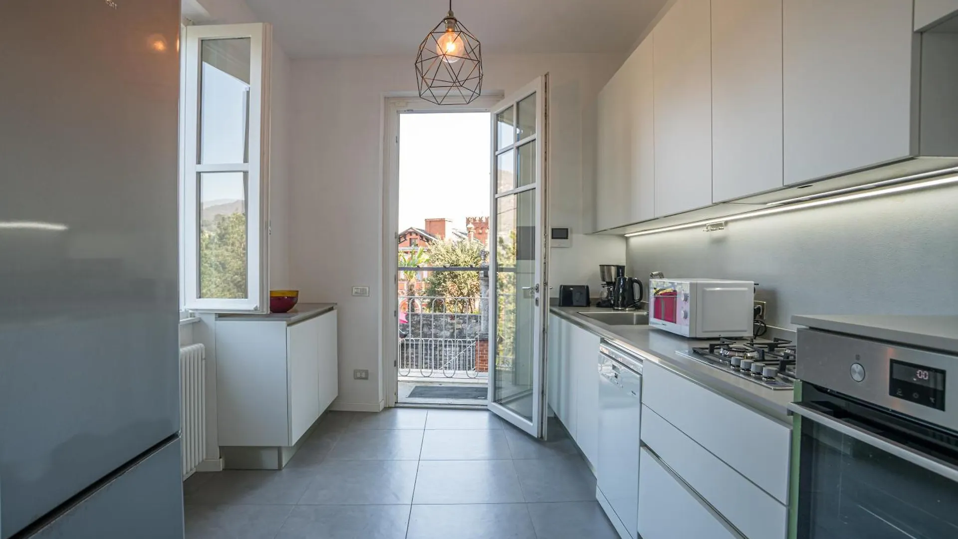 Guest Host - Stylish And Bright Apartment With Private Garden Côme 0*,  Italie
