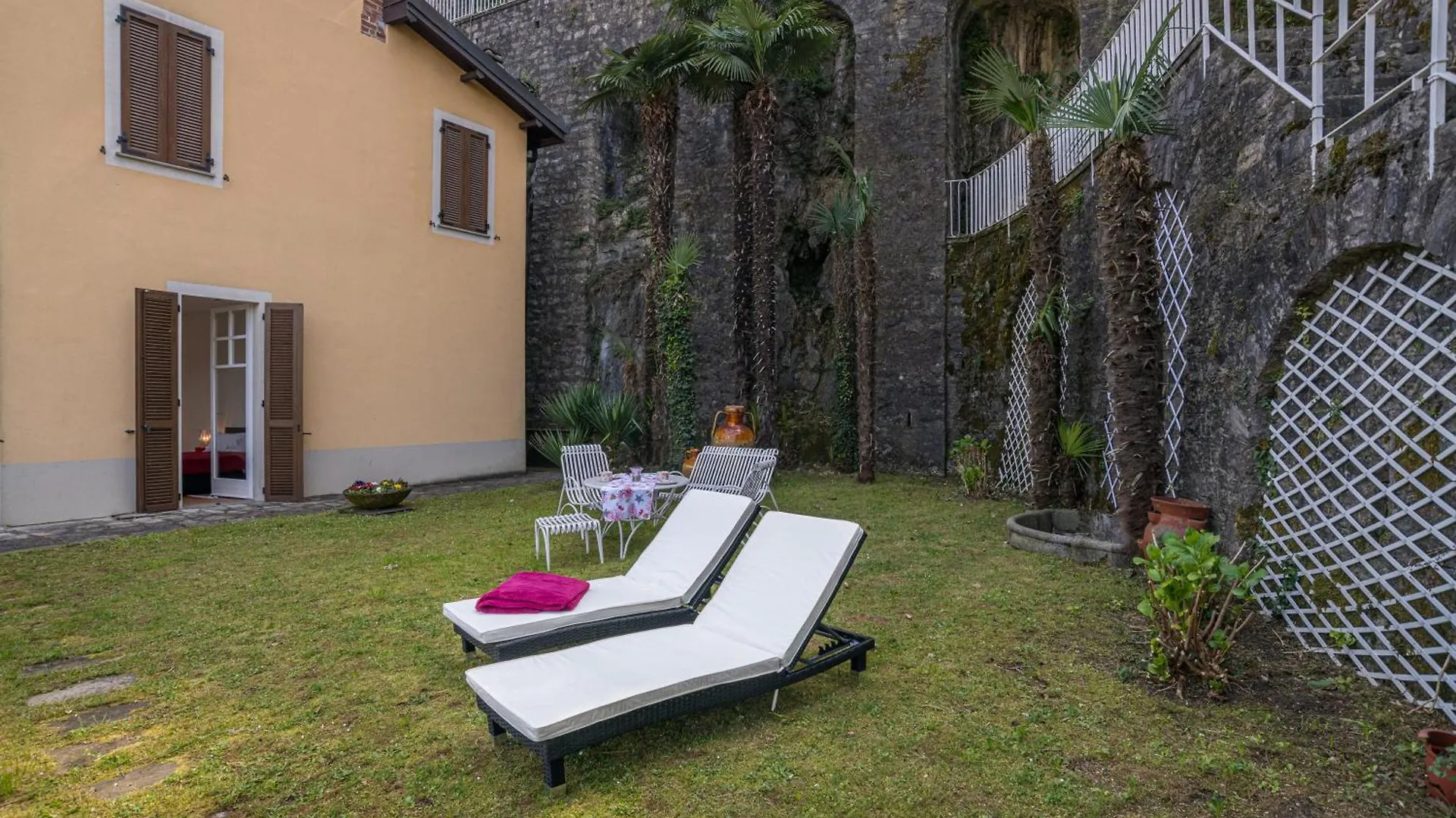 Guest Host - Stylish And Bright Apartment With Private Garden Côme