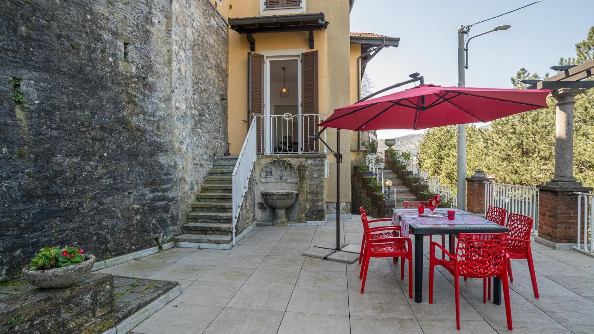 Guest Host - Stylish And Bright Apartment With Private Garden Côme 0*,