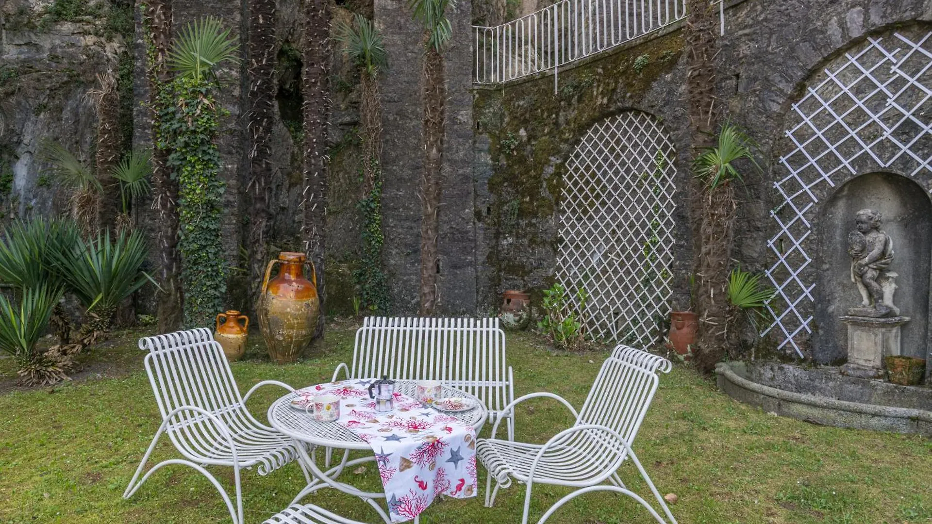 Guest Host - Stylish And Bright Apartment With Private Garden Côme Italie