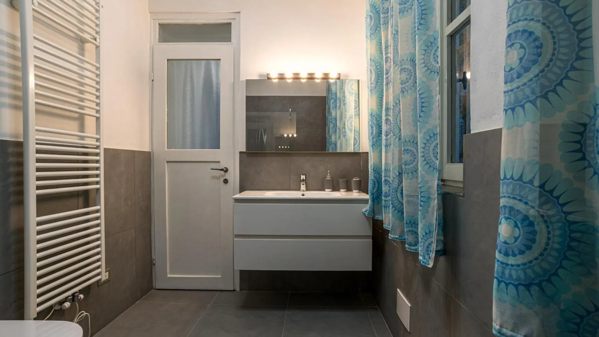 Guest Host - Stylish And Bright Apartment With Private Garden Côme