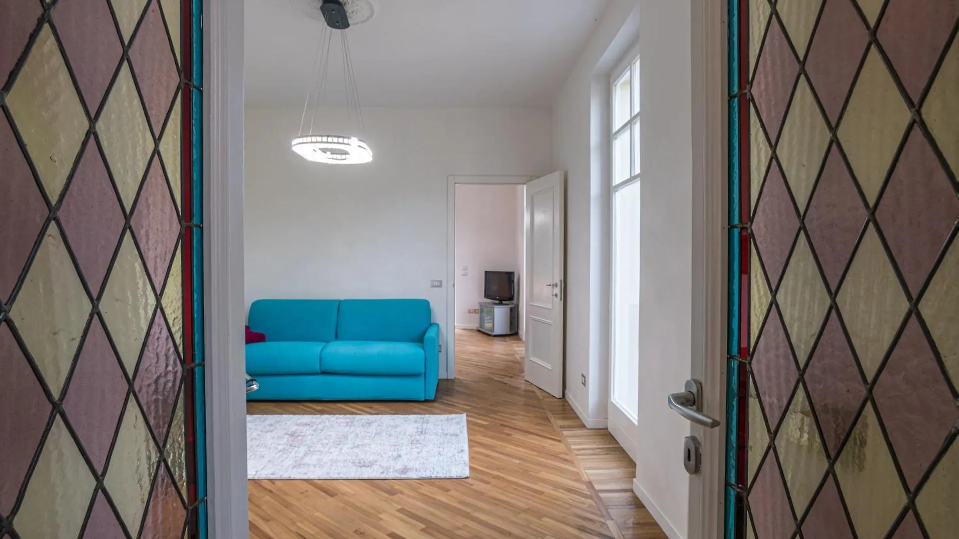Guest Host - Stylish And Bright Apartment With Private Garden Côme 0*,  Italie